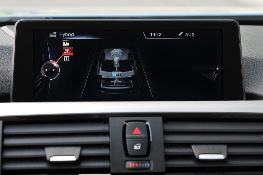  BMW ActiveHybrid 3 2012 года  (фото 11 из 102)